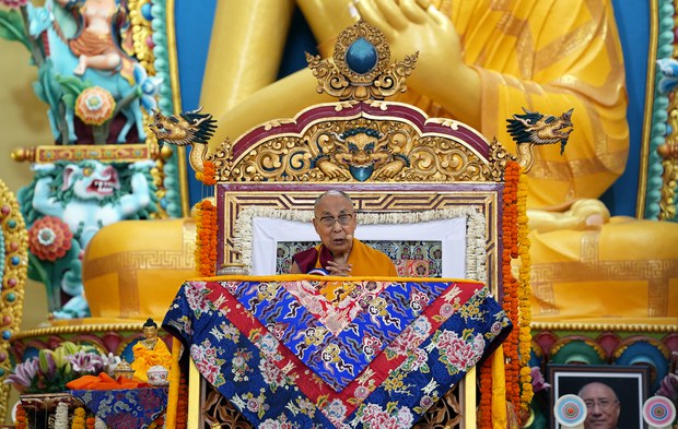 ༧གོང་ས་མཆོག་གིས་ཁམས་སྒར་འབྲུག་མཐོ་སློབ་ངྷརྨ་ཀཱ་རའི་བཤད་གྲྭ་དབུ་འབྱེད་ཀྱིས། སངས་རྒྱས་ཆོས་ལུགས་ལ་ཉམས་པ་མེད་པར་དེང་སང་ཚན་རིག་པ་ཚུན་གྱིས་དོ་སྣང་གསར་པ་སླེབས་བཞིན་པའི་སྐོར་བཀའ་སྩལ་སོང་། ༧གོང་ས་མཆོག་གིས་ཁམས་སྒར་འབྲུག་མཐོ་སློབ་ངྷརྨ་ཀཱ་རའི་བཤད་གྲྭ་དབུ་འབྱེད་ཀྱིས། སངས་རྒྱས་ཆོས་ལུགས་ལ་ཉམས་པ་མེད་པར་དེང་སང་ཚན་རིག་པ་ཚུན་གྱིས་དོ་སྣང་གསར་པ་སླེབས་བཞིན་པའི་སྐོར་བཀའ་སྩལ་སོང་།