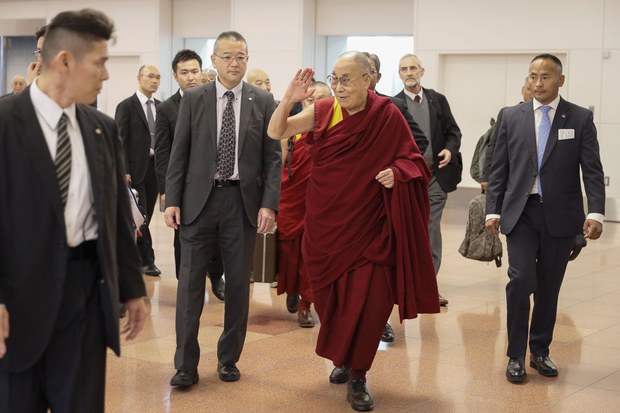 ༧གོང་ས་སྐྱབས་མགོན་ཆེན་པོ་མཆོག་ཉི་ཧོང་ལ་ཞབས་སོར་བདེ་བར་འཁོད་སྐབས། ༢༠༡༨།༡༡།༡༢