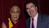 བོད་ཀྱི་དབུ་ཁྲིད་༧གོང་ས་མཆོག་དང་ཞི་བདེའི་གཟེངས་རྟགས་བཞེས་མྱོང་མཁན་བྱང་ཨའེར་ལེན་ཌིའི་སྐུ་ཞབས་ཇོན་ཧུམ་ལགས། 