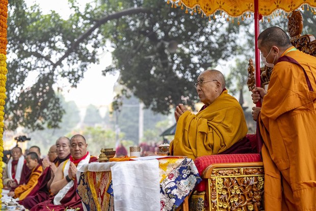 ༸གོང་ས་མཆོག་གིས་ས་ག་ཟླ་བའི་ཚེས་ཤར་ལ་གསུང་འཕྲིན་སྩལ་བ།