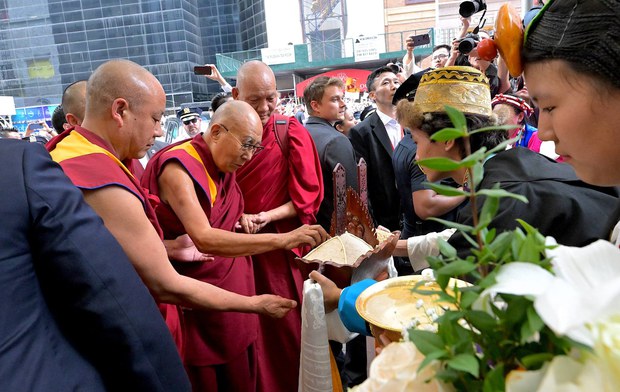 བོད་ཕྱི་ནང་གཉིས་སུ་༧གོང་ས་མཆོག་གི་ཞབས་པུས་སྨན་བཅོས་ལམ་ལྷོང་ཡོང་སླད་སྨན་བླའི་གཟུངས་སྔགས་གཙོས་ཞབས་རིམ་སྒྲུབ་བཞིན་འདུག བོད་ཕྱི་ནང་གཉིས་སུ་༧གོང་ས་མཆོག་གི་ཞབས་པུས་སྨན་བཅོས་ལམ་ལྷོང་ཡོང་སླད་སྨན་བླའི་གཟུངས་སྔགས་གཙོས་ཞབས་རིམ་སྒྲུབ་བཞིན་འདུག