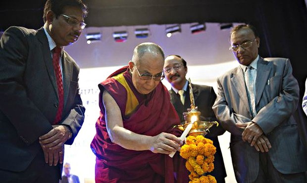 སྨན་པ་དང་ནད་གཡོག་ཚོར་བསྔཌ་བརྗོད། སྨན་པ་དང་ནད་གཡོག་ཚོར་བསྔཌ་བརྗོད།