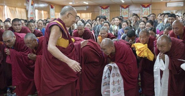 ༧གོང་ས་མཆོག་གིས་བཙན་བྱོལ་བོད་མིའི་གཏན་ཉིན་སློབ་གྲྭ་ཁག་གི་དགེ་རྒན་རྣམས་ལ་བཀའ་སློབ་གནང་སྐབས། ༢༠༡༧།༦།༨ ༧གོང་ས་མཆོག་གིས་བཙན་བྱོལ་བོད་མིའི་གཏན་ཉིན་སློབ་གྲྭ་ཁག་གི་དགེ་རྒན་རྣམས་ལ་བཀའ་སློབ་གནང་སྐབས། ༢༠༡༧།༦།༨