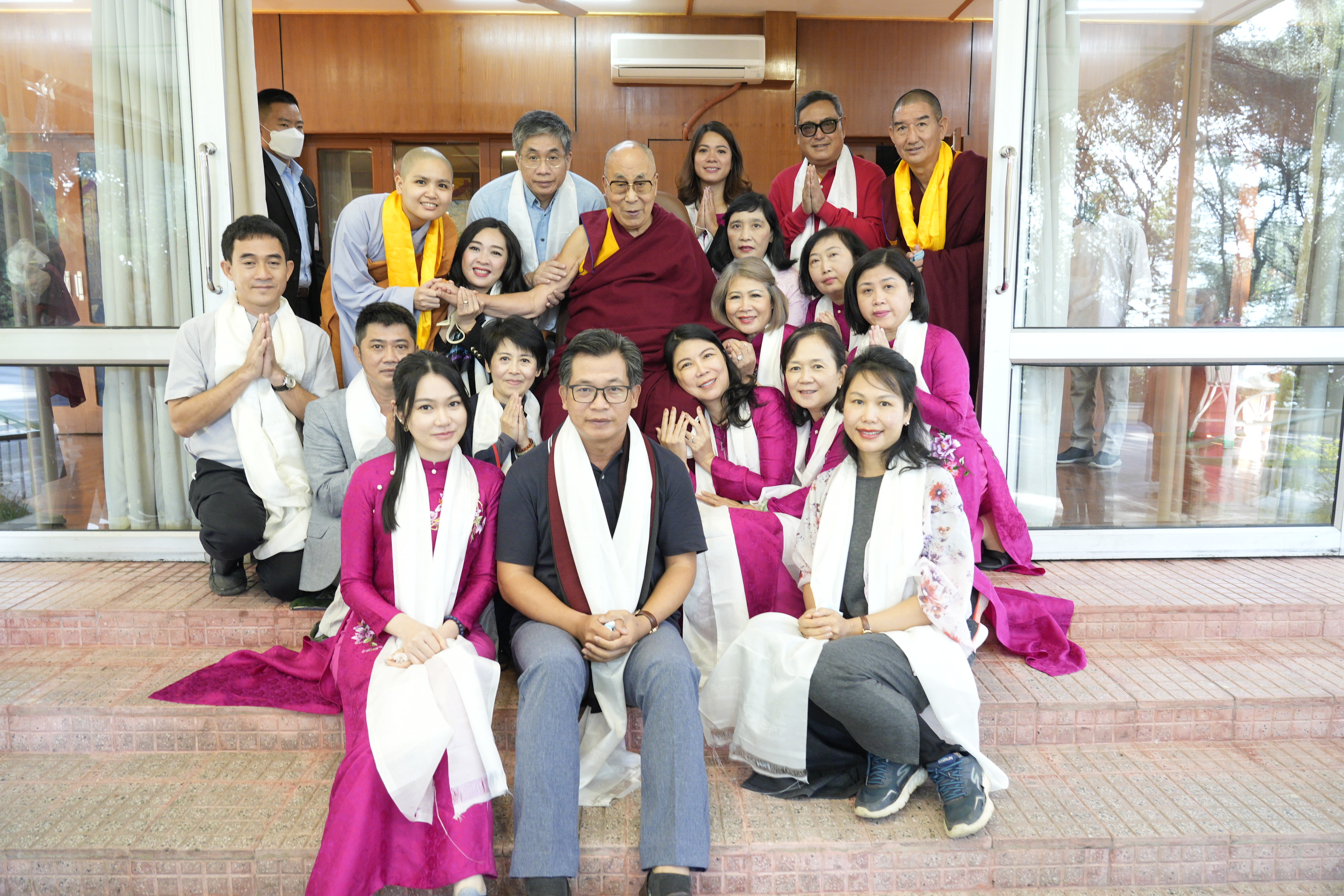 Dalai lama TF (1).jpg