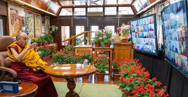 དགེ་རྒན་ཚོས་བྱམས་བརྩེ་དང་ཀུན་སློང་བཟང་པོའི་ལམ་ནས་སློབ་ཁྲིད་གནང་གལ་ཆེ། ༧གོང་ས་མཆོག་གིས།