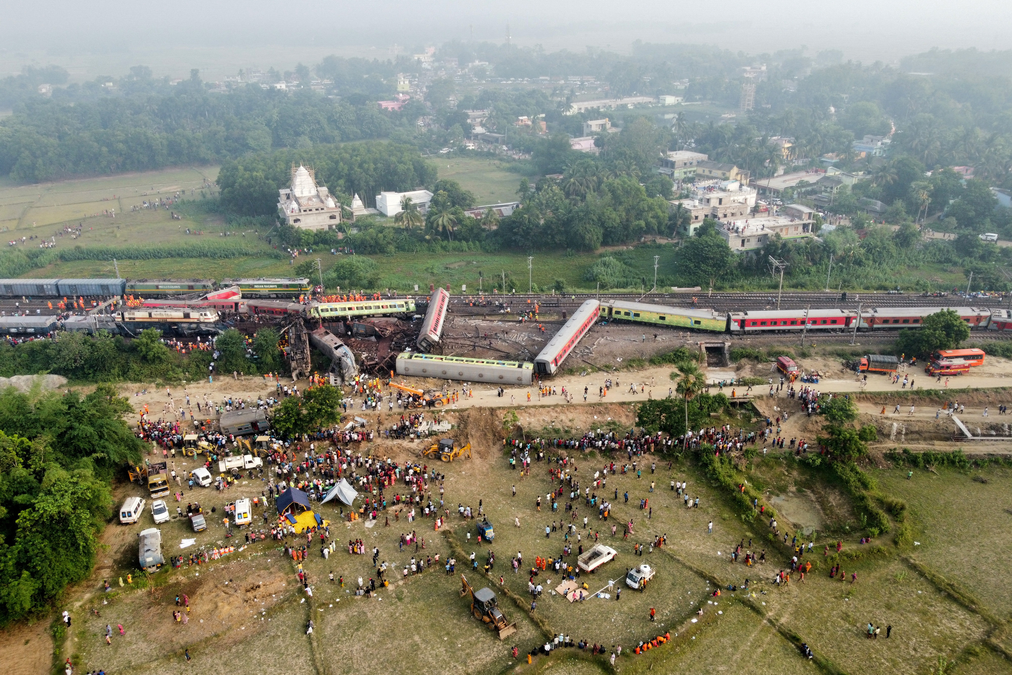 2023-06-03T031334Z_442545019_RC2FB1AA2WQB_RTRMADP_3_INDIA-CRASH-RAIL.JPG