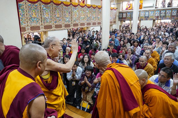 སྤྱི་ནོར་༧གོང་ས་མཆོག་གིས་ཐེ་ཝན་གཙོས་དད་ལྡན་པ་སྟོང་ཕྲག་མང་པོར་ཆོས་འབྲེལ་སྐབས། ༢༠༡༩།༡༠།༣