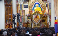 སྤྱི་ནོར་༧གོང་ས་མཆོག་གིས་ཐེ་ཝན་གཙོས་དད་ལྡན་པ་སྟོང་ཕྲག་མང་པོར་ཆོས་འབྲེལ་སྐབས། ༢༠༡༩།༡༠།༣