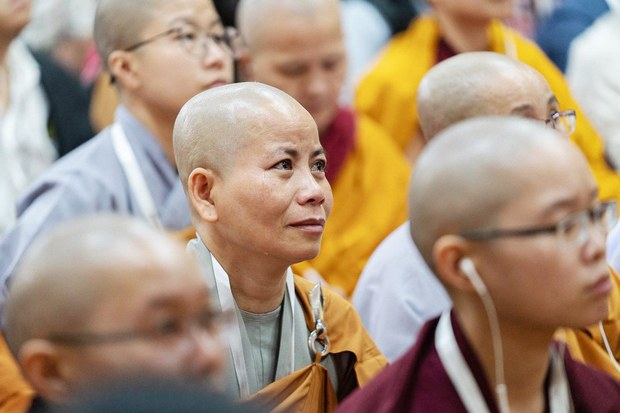 ༧གོང་ས་མཆོག་གིས་ཨེ་ཤེ་ཡའི་དད་ལྡན་པ་ཚོར་བཞུགས་སྒར་ནས་ཆོས་འབྲེལ་སྐབས། ༢༠༡༩།༩།༤