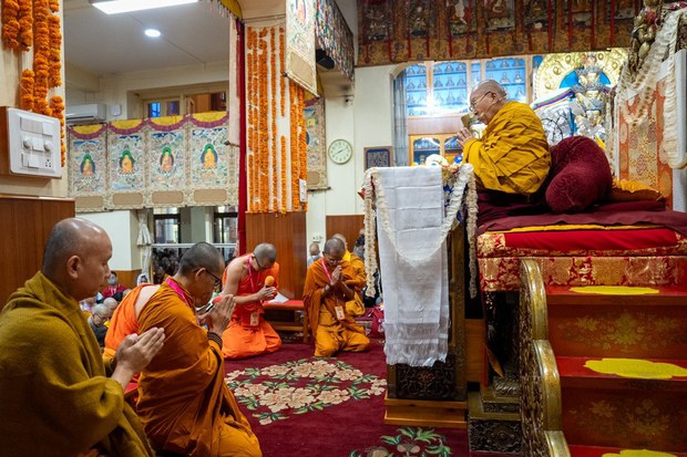 ༸གོང་ས་མཆོག་གིས། རང་གཞན་གཉིས་ཀྱི་དོན་བསྒྲུབ་པར་བྱང་ཆུབ་ཀྱི་སེམས་ཉམས་ལེན་བྱས་པ་ལས་ལྷག་པ་མེད། ཅེས་བཀའ་སྩལ་བ། ༸གོང་ས་མཆོག་གིས། རང་གཞན་གཉིས་ཀྱི་དོན་བསྒྲུབ་པར་བྱང་ཆུབ་ཀྱི་སེམས་ཉམས་ལེན་བྱས་པ་ལས་ལྷག་པ་མེད། ཅེས་བཀའ་སྩལ་བ།