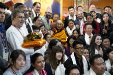 སྤྱི་ནོར་༧གོང་ས་མཆོག་གིས་རྒྱལ་སྤྱིའི་བོད་དོན་རྒྱབ་སྐྱོར་ཚོགས་ཆེན་ཐེངས་བརྒྱད་པའི་ཚོགས་བཅར་བ་ཚོར་མཇལ་མོལ་སྐབས། ༢༠༡༩།༡༡།༠༤