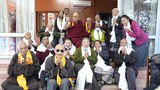 དོན་འགྲུབ་གླིང་གཞིས་ཆགས་ཀྱི་རྒན་རྒོན་ཚོར་༧གོང་ས་མཆོག་གིས་དམིགས་བསལ་མཇལ་བསྩལ།