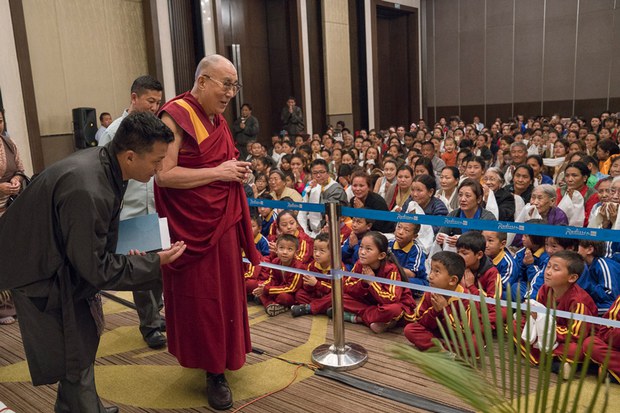 ༧གོང་ས་མཆོག་གིས་བོད་མི་ཚོར་བཀའ་སློབ་གནང་བཞིན་པ། ༢༠༡༧།༤།༢