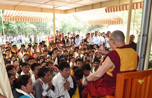 ༧གོང་ས་མཆོག་གིས་ཤེས་རབ་དགའ་ཚལ་སློབ་གླིང་གི་དགེ་སློབ་དང་སློབ་ཟུར་ཡོངས་ལ་བཀའ་སློབ་སྩལ་སྐབས། ༢༠༡༨།༥།༢༨ ༧གོང་ས་མཆོག་གིས་ཤེས་རབ་དགའ་ཚལ་སློབ་གླིང་གི་དགེ་སློབ་དང་སློབ་ཟུར་ཡོངས་ལ་བཀའ་སློབ་སྩལ་སྐབས། ༢༠༡༨།༥།༢༨