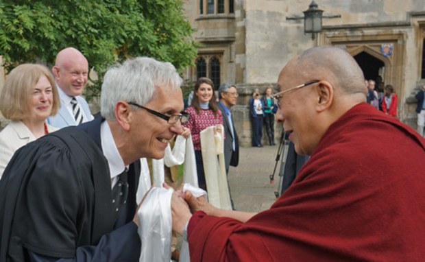 ༧གོང་ས་མཆོག་དབྱིན་ཡུལ་གྱི་Oxfordལ་ཕེབས་འབྱོར་སྐབས། ༢༠༡༥།༩།༡༣