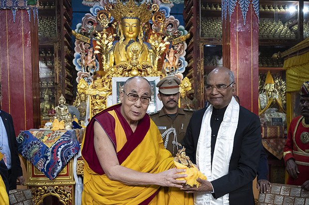 སྤྱི་ནོར་༧གོང་ས་མཆོག་གིས་རྒྱ་གར་གྱི་སྲིད་འཛིན་ལ་འཚམས་འཕྲིན་བསྩལ། སྤྱི་ནོར་༧གོང་ས་མཆོག་གིས་རྒྱ་གར་གྱི་སྲིད་འཛིན་ལ་འཚམས་འཕྲིན་བསྩལ།