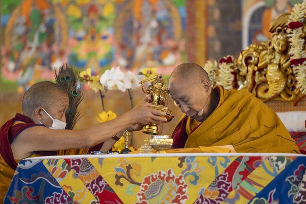 ༸གོང་ས་མཆོག་གིས་རྗེ་བཙུན་འཇམ་དཔལ་དབྱངས་ཀྱི་རྗེས་གནང་ཆོས་འབྲེལ་བསྩལ་བ། ༸གོང་ས་མཆོག་གིས་རྗེ་བཙུན་འཇམ་དཔལ་དབྱངས་ཀྱི་རྗེས་གནང་ཆོས་འབྲེལ་བསྩལ་བ།