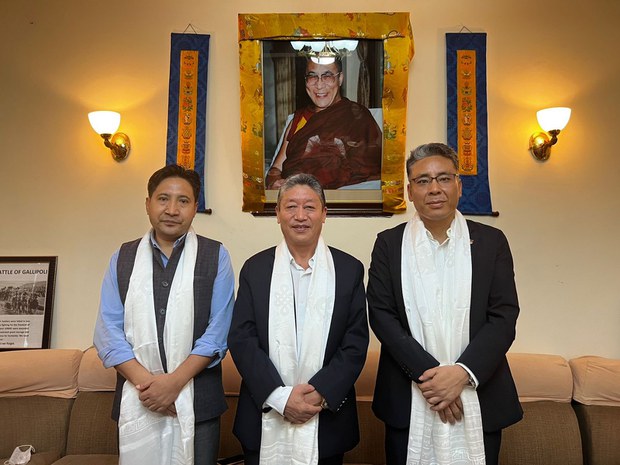 ལྡི་ལིའི་དོན་གཅོད་བཀའ་ཟུར་འབྲོང་ཆུང་དངོས་གྲུབ་ལགས་ཀྱི་དུས་ཡུན་གཙང་སྟེ་དོན་ཁང་གི་ལས་དོན་རྩིས་སྤྲད་གནང་བ། ལྡི་ལིའི་དོན་གཅོད་བཀའ་ཟུར་འབྲོང་ཆུང་དངོས་གྲུབ་ལགས་ཀྱི་དུས་ཡུན་གཙང་སྟེ་དོན་ཁང་གི་ལས་དོན་རྩིས་སྤྲད་གནང་བ།