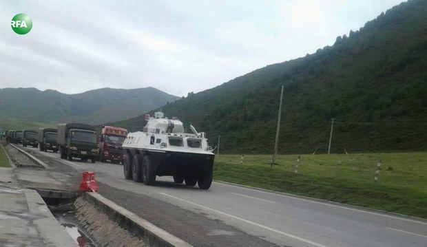 བླ་བྲང་བསང་ཆུ་རྒན་གྱའི་དུས་འཁོར་དབང་ཆེན་གནང་ཡུལ་ལ་རྒྱ་ནག་གི་དམག་མི་མང་པོ་འབྱོར་བཞིན་པ། ༢༠༡༥།༦།༡༦ བླ་བྲང་བསང་ཆུ་རྒན་གྱའི་དུས་འཁོར་དབང་ཆེན་གནང་ཡུལ་ལ་རྒྱ་ནག་གི་དམག་མི་མང་པོ་འབྱོར་བཞིན་པ། ༢༠༡༥།༦།༡༦