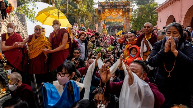 ༧གོང་ས་༧སྐྱབས་མགོན་ཆེན་པོ་མཆོག་གི་གསུང་ཆོས་ཞུ་མཁན་རྒྱལ་ཁབ་༦༥ ཙམ་ནས་ཕེབས་འབྱོར་བྱུང་འདུག