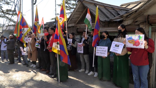 བོད་མི་དང་རྒྱ་གར་བས་ས་མཚམས་གནད་དོན་དང་འབྲེལ་ནས་རྒྱ་ནག་གཞུང་ལ་ངོ་རྒོལ་ལས་འགུལ་སྤེལ་འདུག བོད་མི་དང་རྒྱ་གར་བས་ས་མཚམས་གནད་དོན་དང་འབྲེལ་ནས་རྒྱ་ནག་གཞུང་ལ་ངོ་རྒོལ་ལས་འགུལ་སྤེལ་འདུག