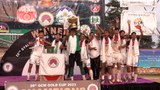 རྡ་ས་རུ་ཁག་ལ་༸རྒྱལ་ཡུམ་ཆེན་མོའི་དྲན་རྟེན་གསེར་གྱི་གཟེངས་རྟགས་རྐང་སྤོལ་རྩེད་འགྲན་ཐེངས་༢༨པའི་རྒྱལ་ཁ་ཐོབ་པ།