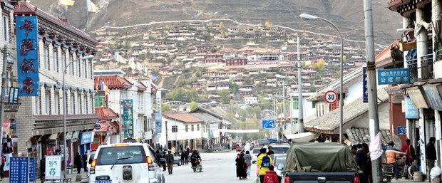 རྒྱ་ནག་གཞུང་གིས་ཕྱི་རྒྱལ་ཁག་ཏུ་ཡོད་པའི་བྲག་མགོའི་བོད་མི་ཚོའི་ཏོག་དབྱིབས་སྔོན་འགོག་སྨན་ཁབ་བརྒྱབ་ཟིན་པའི་དཔང་ཡིག་ངེས་པར་མཁོ་སྤྲོད་དགོས་པའི་བཙན་བཀའ་གཏོང་བཞིན་ཡོད་པ། རྒྱ་ནག་གཞུང་གིས་ཕྱི་རྒྱལ་ཁག་ཏུ་ཡོད་པའི་བྲག་མགོའི་བོད་མི་ཚོའི་ཏོག་དབྱིབས་སྔོན་འགོག་སྨན་ཁབ་བརྒྱབ་ཟིན་པའི་དཔང་ཡིག་ངེས་པར་མཁོ་སྤྲོད་དགོས་པའི་བཙན་བཀའ་གཏོང་བཞིན་ཡོད་པ།