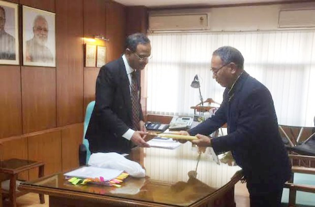 ཤེས་རིག་བཀའ་བློན་མཆོག་རྒྱ་གར་དབུས་གཞུང་གི་སློབ་གྲྭའི་ཤེས་ཡོན་ཚན་པའི་དྲུང་ཆེ་དང་མཇལ་འཕྲད་གནང་སྐབས། ༢༠༡༧།༥།༣ ཤེས་རིག་བཀའ་བློན་མཆོག་རྒྱ་གར་དབུས་གཞུང་གི་སློབ་གྲྭའི་ཤེས་ཡོན་ཚན་པའི་དྲུང་ཆེ་དང་མཇལ་འཕྲད་གནང་སྐབས། ༢༠༡༧།༥།༣