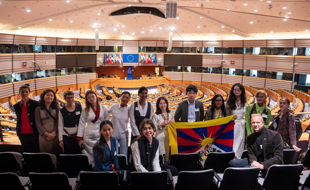 ཡོ་རོབ་མཐུན་ཚོགས་ཀྱིས་བོད་དོན་རྒྱབ་སྐྱོར་ཤུགས་ཆེ་རུ་གཏོང་དགོས་བ་བོད་མི་གཞོན་སྐྱེས་ལས་འགུལ་བ་ཚོས་སྐུལ་འདེད་གནང་འདུག ཡོ་རོབ་མཐུན་ཚོགས་ཀྱིས་བོད་དོན་རྒྱབ་སྐྱོར་ཤུགས་ཆེ་རུ་གཏོང་དགོས་བ་བོད་མི་གཞོན་སྐྱེས་ལས་འགུལ་བ་ཚོས་སྐུལ་འདེད་གནང་འདུག