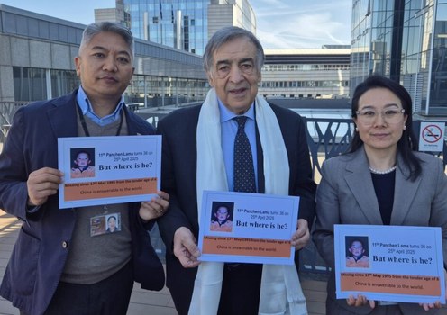 ཡོ་རོབ་གྲོས་ཚོགས་འཐུས་མི་ཁག་གཅིག་གིས་༸པཎ་ཆེན་སྐུ་ཕྲེང་བཅུ་གཅིག་པ་མཆོག་གློད་བཀྲོལ་དགོས་པའི་ལས་འགུལ་སྤེལ་སྐབས། ༢༠༢༥།༠༤།༢༨ ཉིན།