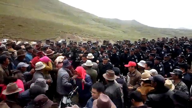 དཔའ་ལུང་རྫོང་ཁོངས་ཀྱི་བོད་མི་དང་ཁ་ཆེ་སྡེ་བ་གཉིས་བར་འཁྲུག་འཛིང་ཤོར་ཡུལ། ༢༠༡༧།༦།༡