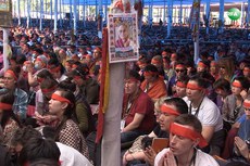  ༧གོང་ས་མཆོག་གི་སྐུ་མདུན་ནས་དུས་དབང་ཐེངས་སོ་བཞི་བ་ཞུ་བཞིན་པའི་དད་ལྡན་ཆོས་ཞུ། ༢༠༡༧།༡།༡༡ 