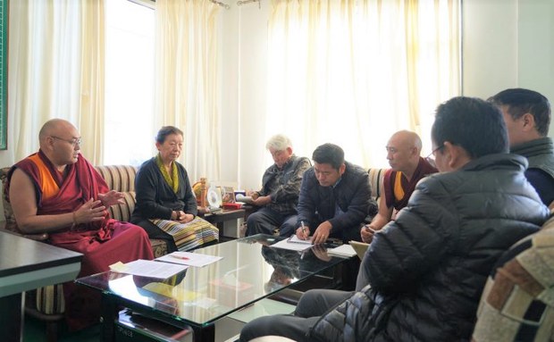 གངས་ལྗོངས་དཔལ་འབྱོར་ཞབས་ཞུ་ཁང་དེ་བཞིན་རང་སྐྱོང་ལྡན་པའི་ཁེ་གཉེར་ཁང་ཞིག་ཏུ་བསྒྱུར་ཐབས་བྱེད་བཞིན་འདུག གངས་ལྗོངས་དཔལ་འབྱོར་ཞབས་ཞུ་ཁང་དེ་བཞིན་རང་སྐྱོང་ལྡན་པའི་ཁེ་གཉེར་ཁང་ཞིག་ཏུ་བསྒྱུར་ཐབས་བྱེད་བཞིན་འདུག