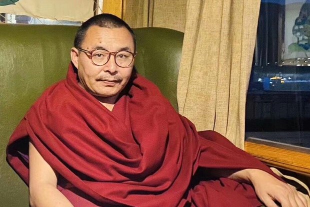 རྒྱ་ནག་གཞུང་གིས་རོང་བོ་དགེ་འདུན་ལྷུན་གྲུབ་ལགས་སུ་ལོ་གཅིག་ལྷག་གི་རྗེས་ད་དུང་ཁྲིམས་ཐག་སོགས་གང་ཡང་བཅད་མེད་པར་བཀག་ཉར་འོག་བཞག་ཡོད་འདུག