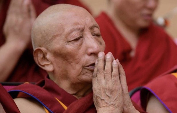 ཐེ་ཝན་དུ་དགོངས་པ་རྫོགས་པའི་དགེ་བཤེས་བྱམས་པ་རྒྱ་མཚོ་ལགས་ད་དུང་ཡང་ཐུགས་དམ་ལ་བཞུགས་ཡོད་པ། ཐེ་ཝན་དུ་དགོངས་པ་རྫོགས་པའི་དགེ་བཤེས་བྱམས་པ་རྒྱ་མཚོ་ལགས་ད་དུང་ཡང་ཐུགས་དམ་ལ་བཞུགས་ཡོད་པ།