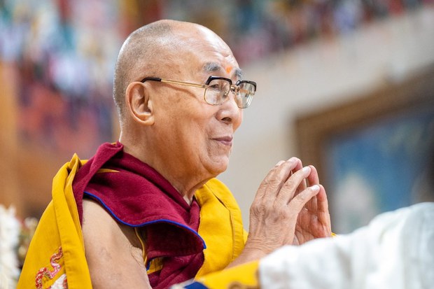 ༧གོང་ས་མཆོག་ལྡི་ལིར་འཚོགས་རྒྱུའི་གོ་ལའི་ནང་པའི་ལྷན་ཚོགས་སུ་དབུ་བཞུགས་གནང་རྒྱུ་རེད།