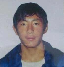 ཀླུ་ཆུ་ནས་མགོན་པོ་ཚེ་རིང་གིས་རང་ལུས་མེ་བསྲེགས།