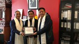 བྱང་ཨ་མི་རི་ཀའི་བོད་ཀྱི་སྐུ་ཚབ་དོན་གཅོད་གསར་རྙིང་བར་རྩིས་སྤྲོད་རྩིས་ལེན་གནང་གྲུབ་རྗེས། ༢༠༡༧།༡༡།༣༠