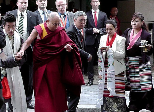 ཆོས་ལུགས་དང་མ་འབྲེལ་བའི་བླང་དོར་གྱི་ལྟ་གྲུབ་སྐོར་བཀའ་སློབ་གསུང་བཤད་བསྩལ་བ། ཆོས་ལུགས་དང་མ་འབྲེལ་བའི་བླང་དོར་གྱི་ལྟ་གྲུབ་སྐོར་བཀའ་སློབ་གསུང་བཤད་བསྩལ་བ།