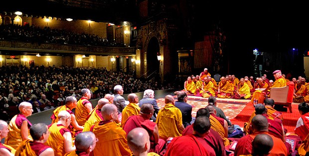 ༸གོང་ས་མཆོག་ནས་ནིའུ་ཡོག་ཏུ་དྲང་ངེས་ལེགས་བཤད་སྙིང་པོའི་བཀའ་ཆོས་དབུ་འཛུགས། ༸གོང་ས་མཆོག་ནས་ནིའུ་ཡོག་ཏུ་དྲང་ངེས་ལེགས་བཤད་སྙིང་པོའི་བཀའ་ཆོས་དབུ་འཛུགས།