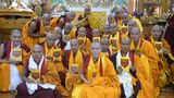 ༸གོང་ས་མཆོག་གིས་ད་བར་གྲྭ་བཙུན་ཁྲི་གསུམ་མ་ཟིན་ཙམ་ལ་དགེ་ཚུལ་སློང་གི་སྡོམ་པ་འབོག་སྩལ་མཛད་འདུག