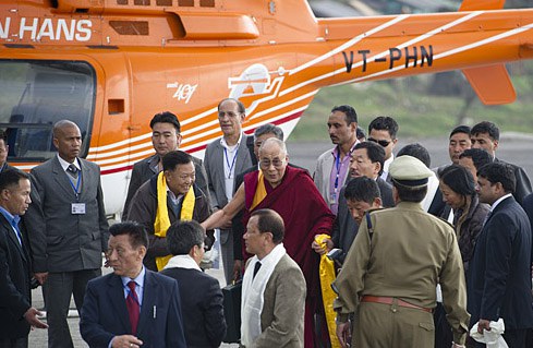 འབྲས་ལྗོངས་སུ་ཞབས་སོར་འཁོད། འབྲས་ལྗོངས་སུ་ཞབས་སོར་འཁོད།