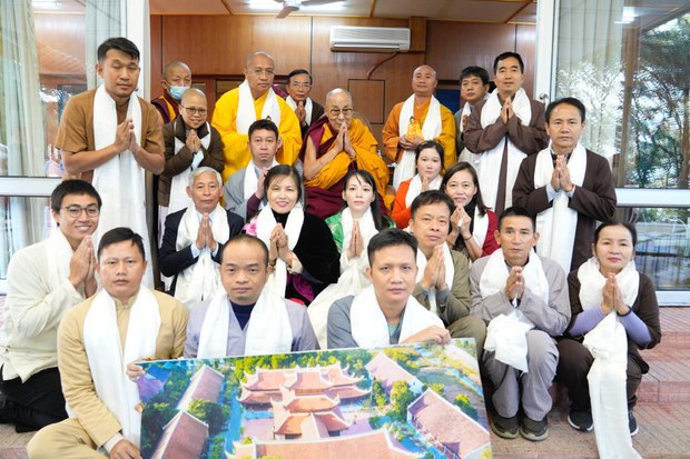 བྱང་ཆུབ་ཀྱི་སེམས་དང་སྟོང་ཉིད་ཀྱི་ལྟ་བ་ཉམས་ལེན་དགོས་གལ་ཆེ་བའི་སྐོར་ཝེཏ་ནམ་གྱི་ཆོས་ཞུ་བ་ཚོར་བཀའ་སྩལ་བ།