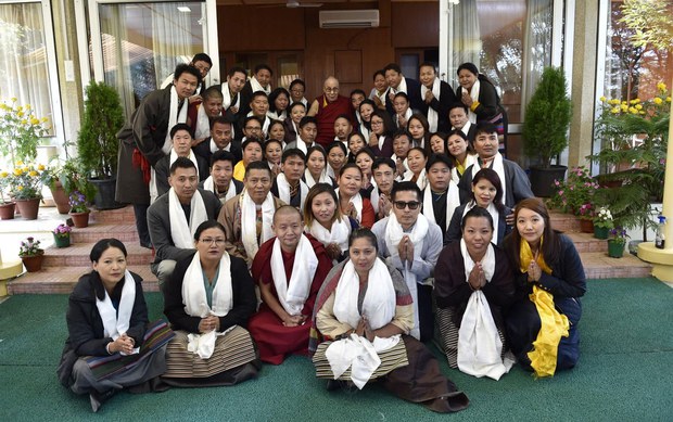 ས་ཆ་གང་དུ་སོང་ཡང་བོད་པ་ཡིན་བསམ་པའི་འདུ་ཤེས་དེ་དང་མ་བྲལ་བ་བྱ་དགོས། ས་ཆ་གང་དུ་སོང་ཡང་བོད་པ་ཡིན་བསམ་པའི་འདུ་ཤེས་དེ་དང་མ་བྲལ་བ་བྱ་དགོས།