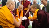 ༸གོང་ས་༸སྐྱབས་མགོན་ཆེན་པོ་མཆོག་གིས་དད་ལྡན་པ་ ༤༠༠ ཙམ་ལ་མཇལ་ཁ་སྩལ་བ།