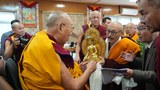 གཡུང་དྲུང་བོན་གྱི་བསྟན་པའི་མཛེས་རྒྱན་ཡོངས་འཛིན་སློབ་དཔོན་བསྟན་འཛིན་རྣམ་དག་རིན་པོ་ཆེ་དགུང་ལོ་༡༠༠ཕེབས་པ་དང་བསྟུན་ཁོང་གི་སྐུ་ཚབ་ནས་༸གོང་ས་མཆོག་གི་མཇལ་ཁ་ཞུས་པ།