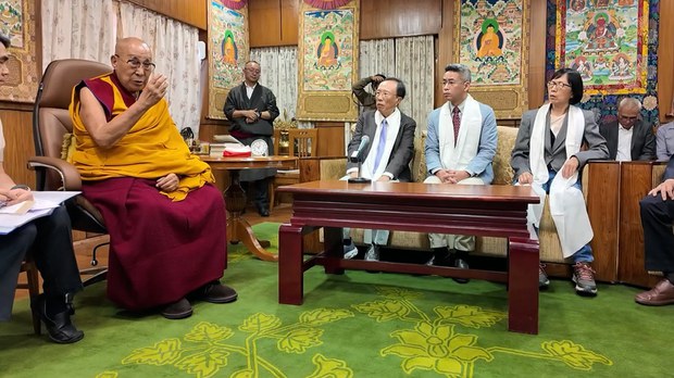 ༸གོང་ས་༸སྐྱབས་མགོན་ཆེན་པོ་མཆོག་གིས་ཚང་མ་མཐུན་སྒྲིལ་ཐོག་མཉམ་གནས་ཐུབ་རྒྱུ་དེ་མགོན་པོ་མཆོག་གི་ཐུགས་རེ་གཙོ་བོ་ཡིན་ཞེས་རྒྱ་རིགས་ཚན་རིག་པ་ཚོར་བཀའ་སྩལ་མཛད་འདུག ༸གོང་ས་༸སྐྱབས་མགོན་ཆེན་པོ་མཆོག་གིས་ཚང་མ་མཐུན་སྒྲིལ་ཐོག་མཉམ་གནས་ཐུབ་རྒྱུ་དེ་མགོན་པོ་མཆོག་གི་ཐུགས་རེ་གཙོ་བོ་ཡིན་ཞེས་རྒྱ་རིགས་ཚན་རིག་པ་ཚོར་བཀའ་སྩལ་མཛད་འདུག