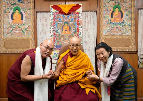 ༸གོང་ས་༸སྐྱབས་མགོན་ཆེན་པོ་མཆོག་གིས་ཚོགས་གཙོ་སྦྲེལ་པོ་རྣམ་གཉིས་ལ་མཇལ་ཁ་སྩལ་སྐབས། ༢༠༢༥།༠༤།༣༠ ཉིན།