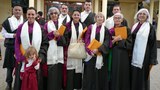 ༸གོང་ས་༸སྐྱབས་མགོན་ཆེན་པོ་མཆོག་གིས་དད་ལྡན་པ་ ༣༠༠ ལྷག་ལ་མང་མཇལ་སྩལ་བ།