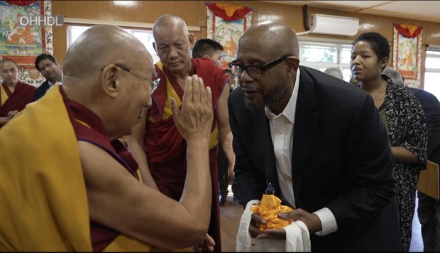 ༸གོང་ས་མཆོག་གིས་གློག་བརྙན་འཁྲབ་སྟོན་པ་གྲགས་ཅན་སྐུ་ཞབས་ཧྥོ་རེས་ལྦི་ཊེ་ཀར་ལགས་ལ་མཇལ་ཁ་སྩལ་གནང་བ།